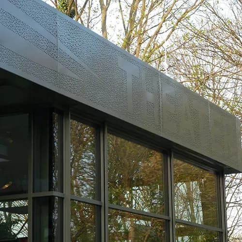 Pulverbeschichtung Blende Flachdachabschluss System Briel Ventox